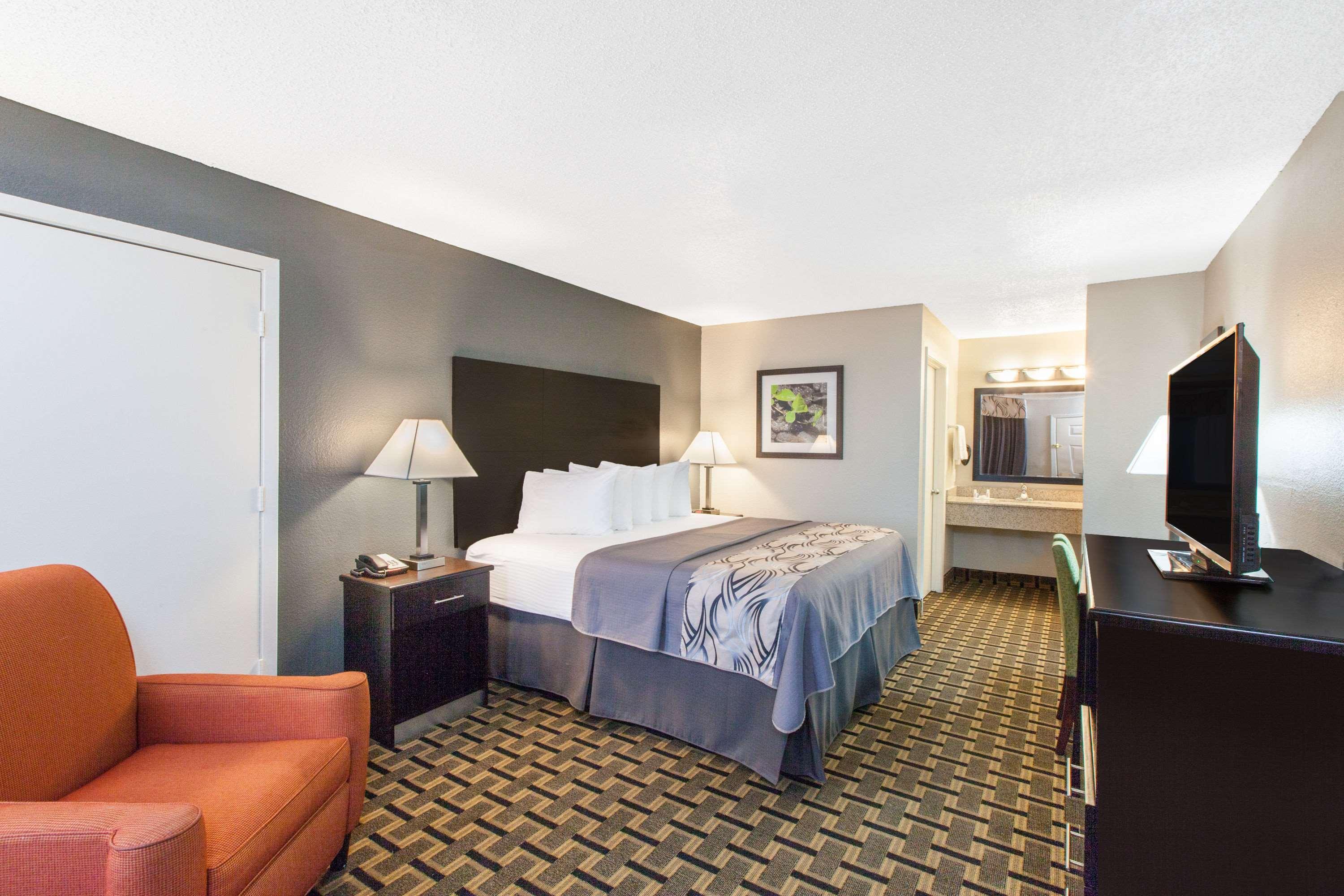 Days Inn By Wyndham Ennis Extérieur photo