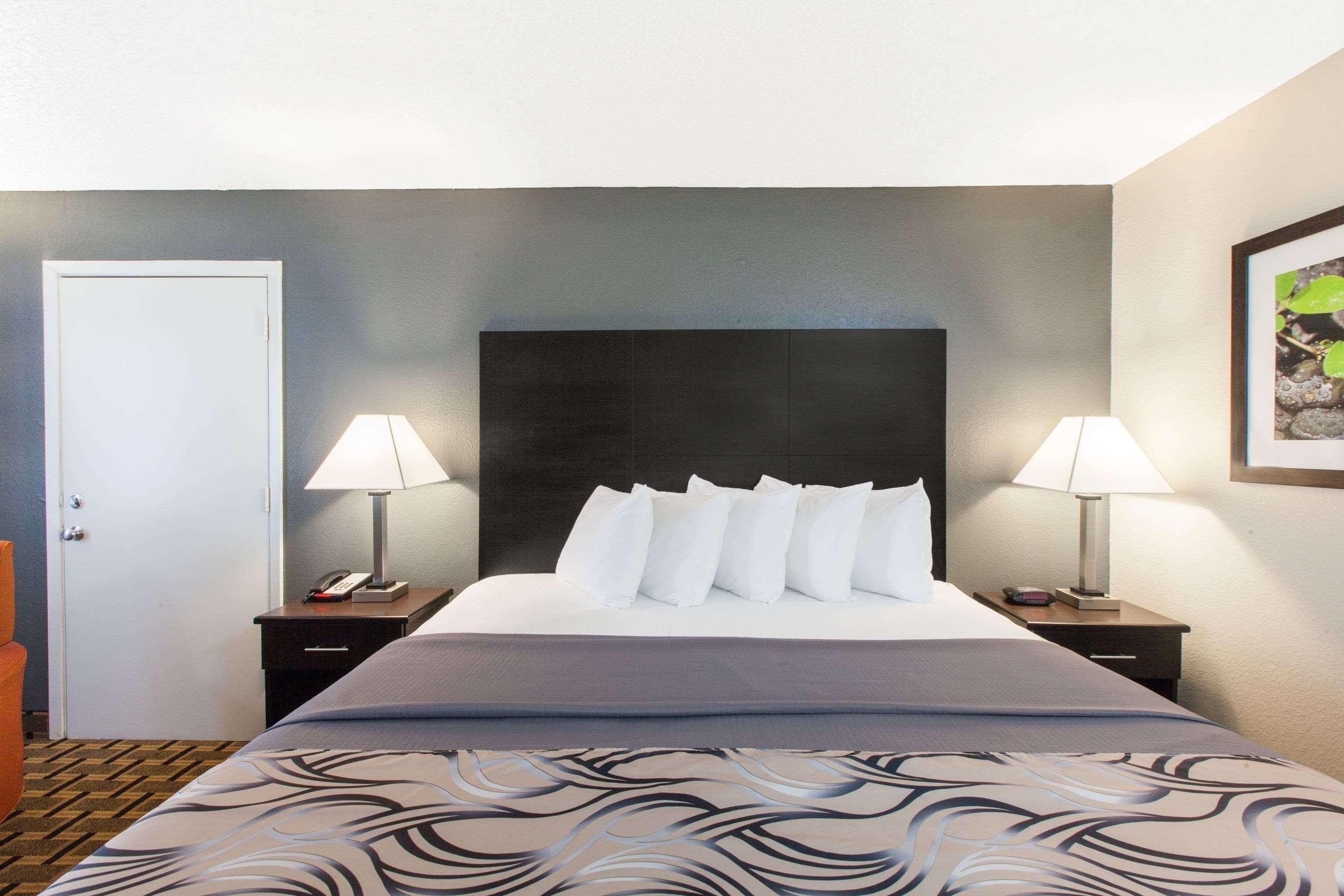 Days Inn By Wyndham Ennis Extérieur photo