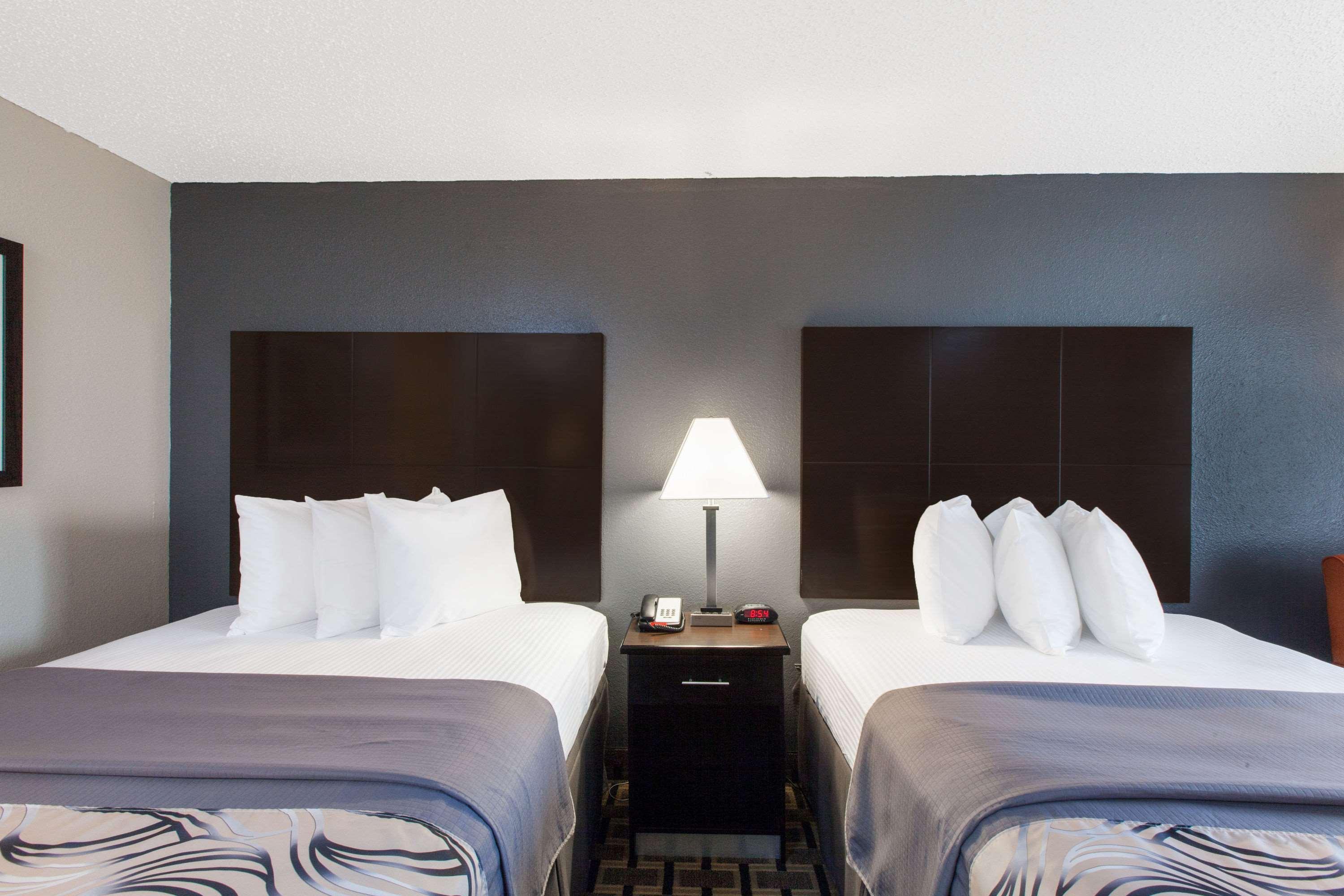Days Inn By Wyndham Ennis Extérieur photo