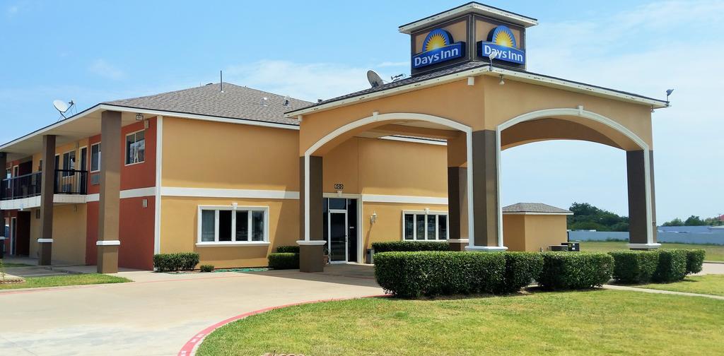 Days Inn By Wyndham Ennis Extérieur photo