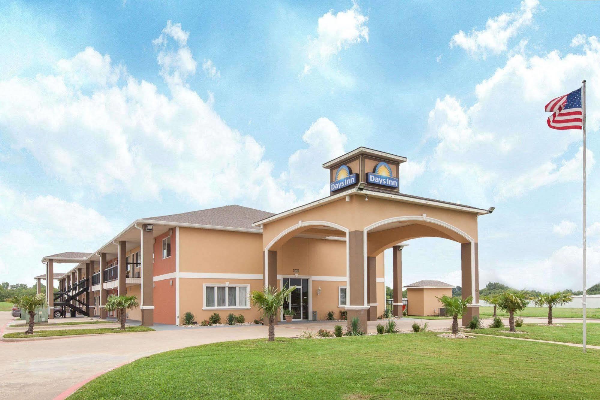 Days Inn By Wyndham Ennis Extérieur photo